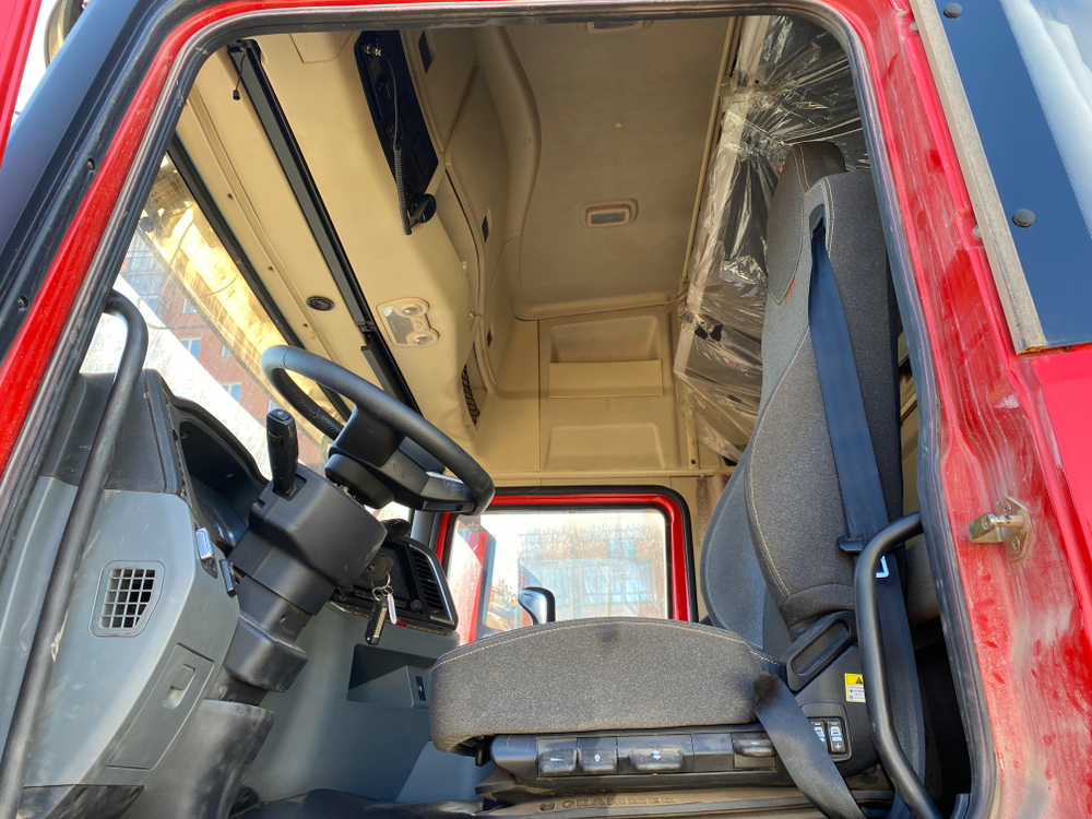 Shacman (Shaanxi) SX* 6x4 Седельный тягач SX42584V324 (Дизельный, 11,6 л, 423 л.с., МТ)