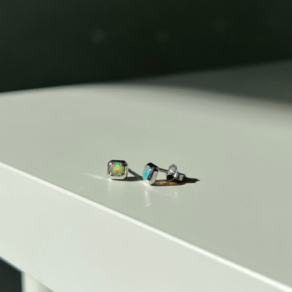 Серьги Crystal Square с опалом