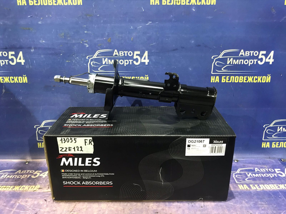 Стойка передняя правая TOYOTA FIELDER 2002-2004