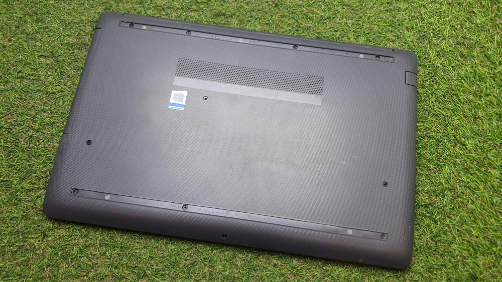 Ноутбук HP i3-7/8Gb