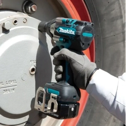 Makita DTW700Z гайковерт аккумуляторный ударный (без АКБ и ЗУ)