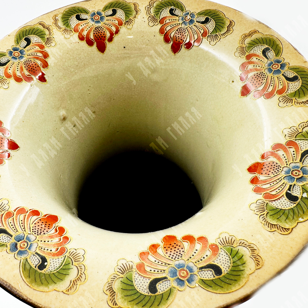 Пара больших интерьерных ваз. Сацума. Фарфор, роспись, селадон. Япония. Нач. ХХ в.