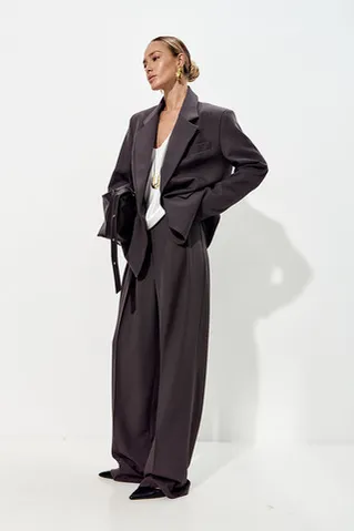 Брюки палаццо свободные с защипами графитового цвета