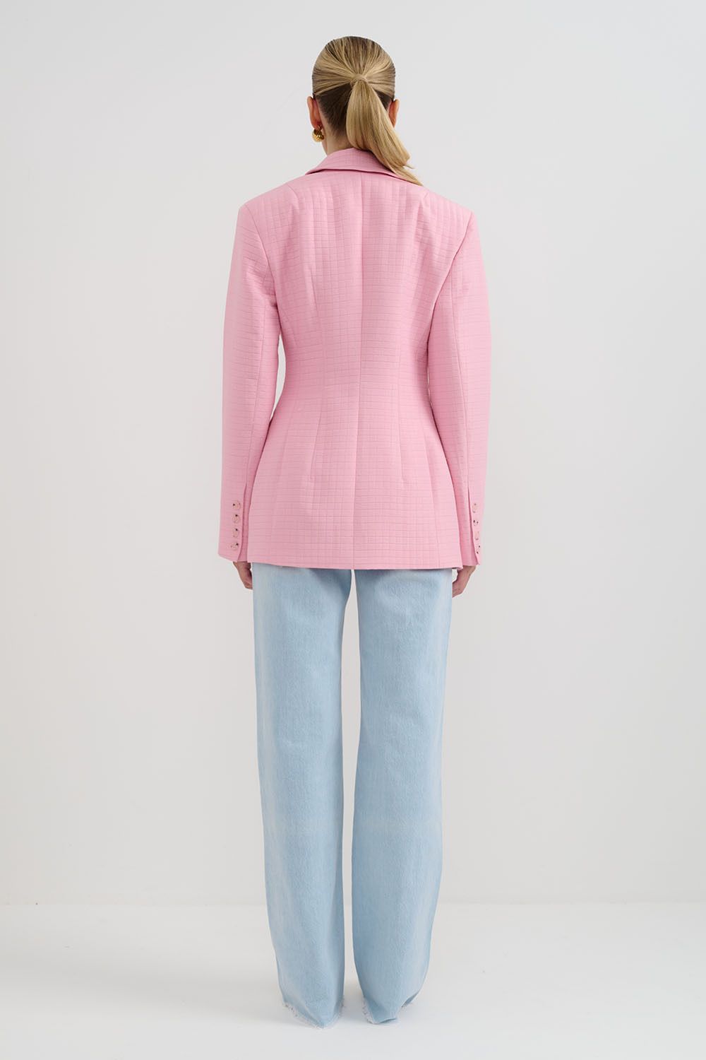 Приталенный жакет со стежкой розового цвета