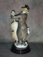Статуэтка. Фарфор. Клоун с контрабасом. Capodimonte. Италия