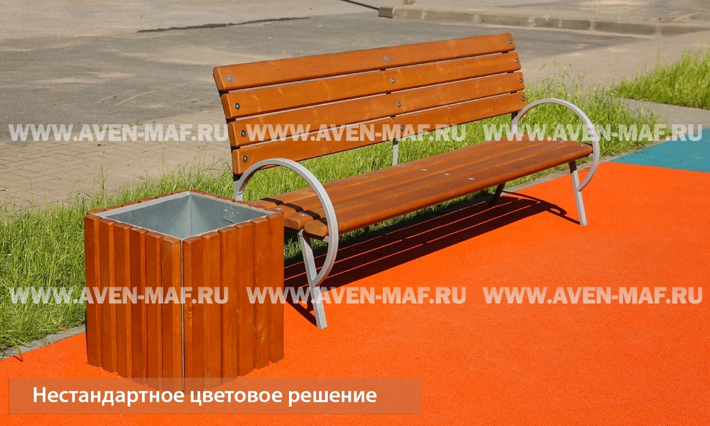 Скамейка на металлическом каркасе