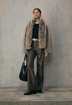 STRADIVARIUS Шуба из искусственного меха с высоким воротником, бежевый