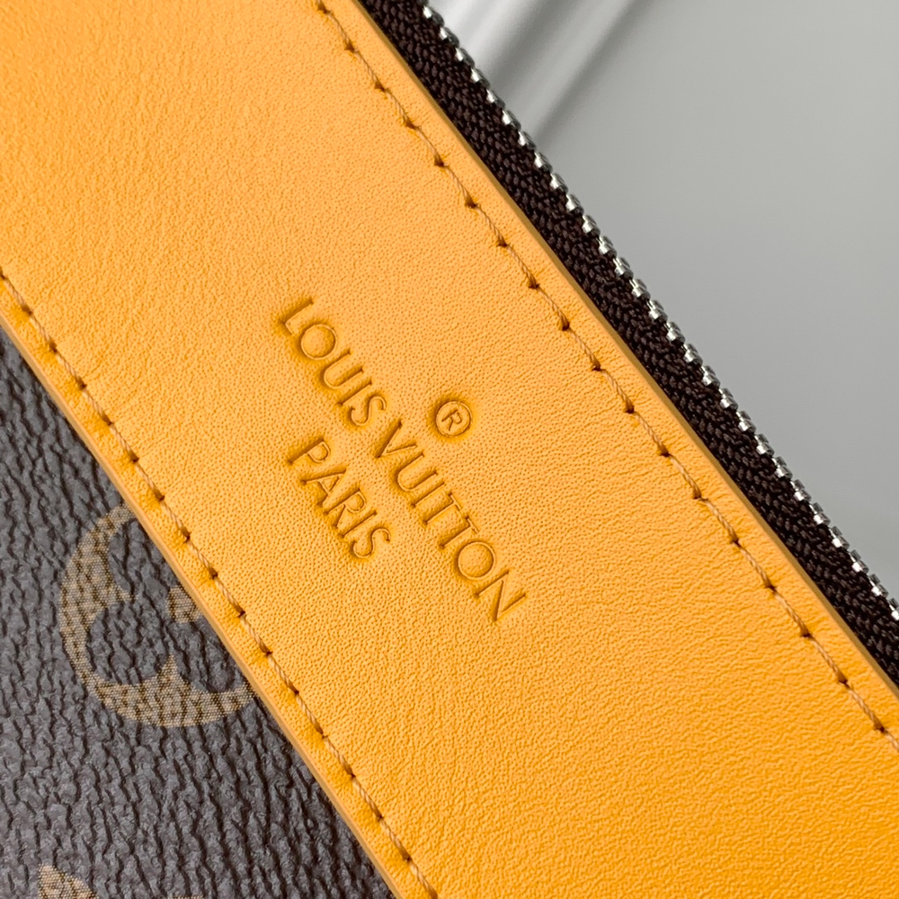 Louis Vuitton Pochette Voyage Souple