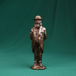 Коллекционная миниатюра «Мужчина в стильном костюме»