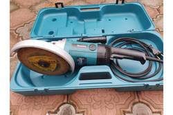 Угловая шлифмашина Makita 9069