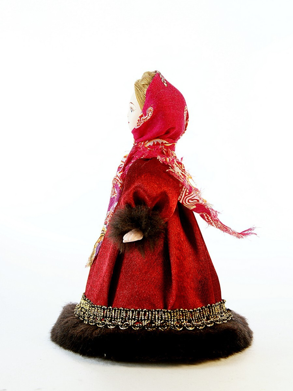 Кукла коллекционная Горожанка в зимней одежде