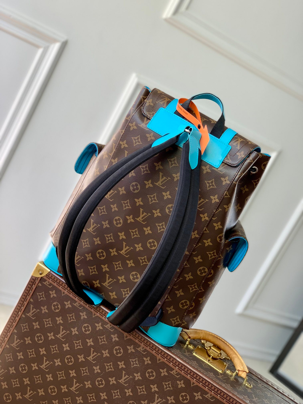 Louis Vuitton Christopher MM