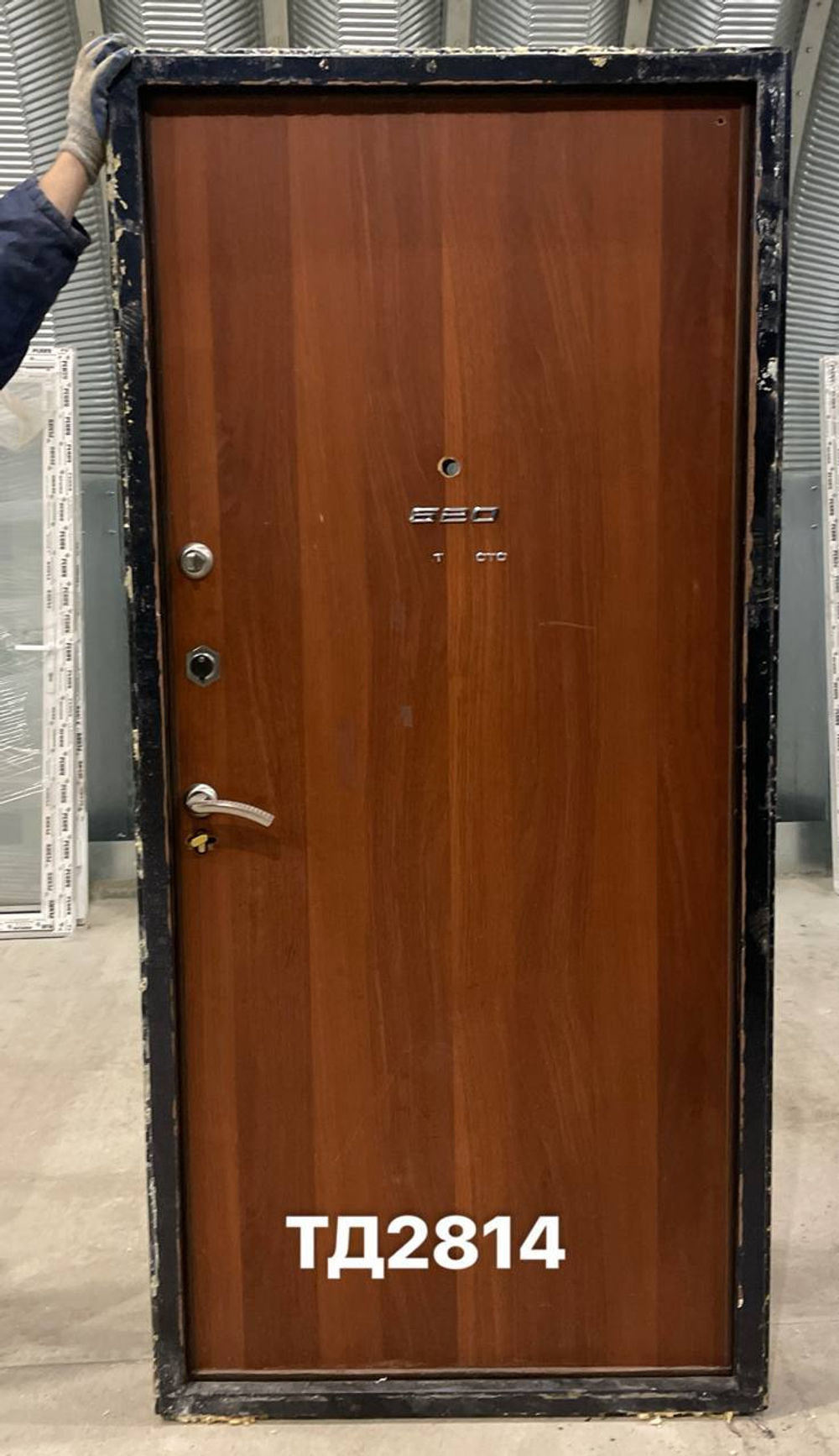 Дверь металлическая Б/У 206(в) х 95(ш) Входная