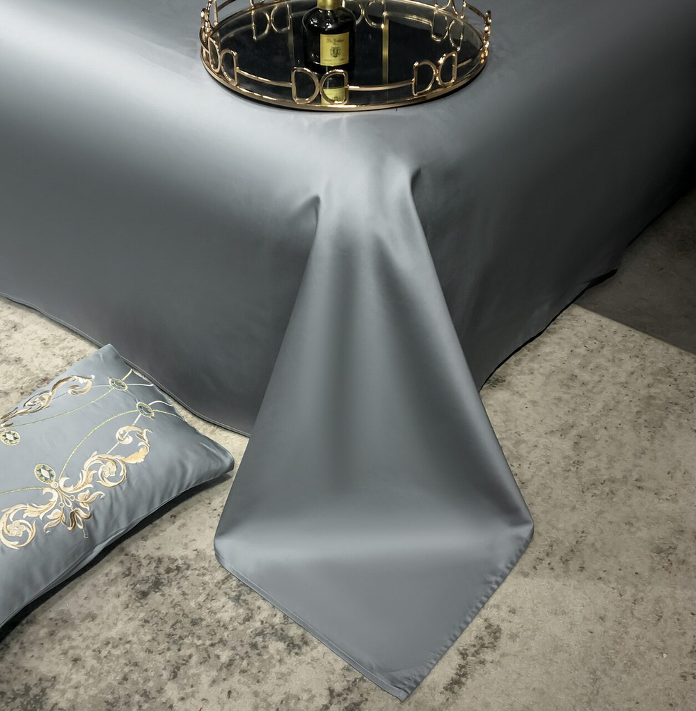 Постельное белье Сатин Гладкокрашеный Вышивка Делюкс на резинке DHCR004