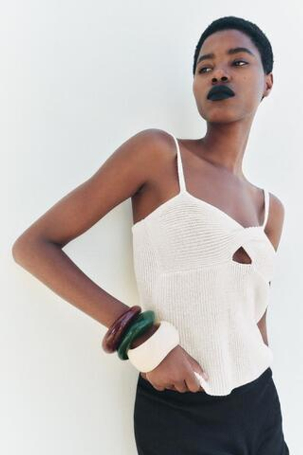 ZARA ОДНОТОННЫЙ ТРИКОТАЖНЫЙ ТОП ИЗ СМЕСОВОГО ЛЬНА С УЗЛОМ, ЭКРЮ