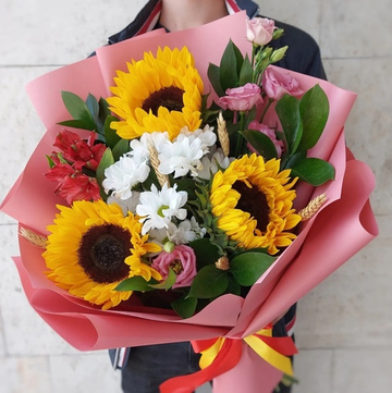 Авторский букет с подсолнухами