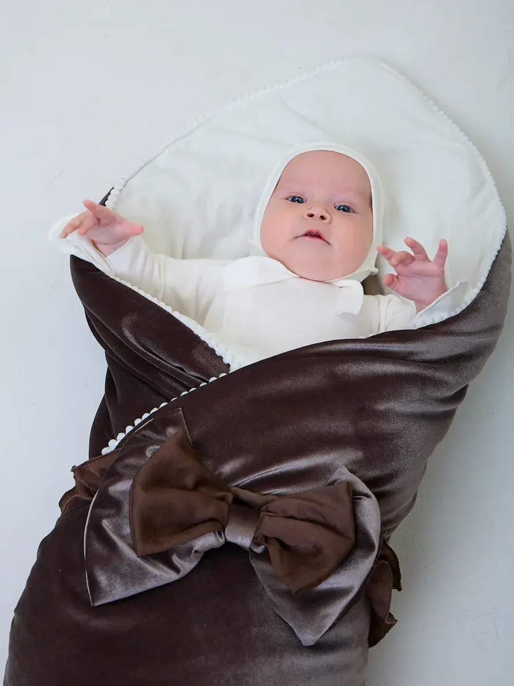 Конверт одеяло на выписку осень с костюмом