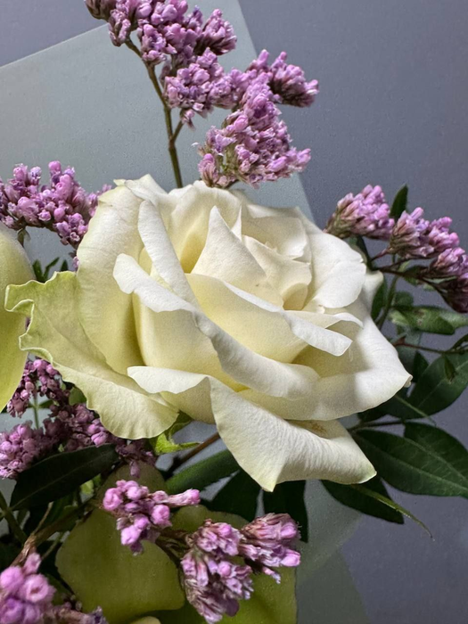 Букет с орхидеей и розой "Комплимент"