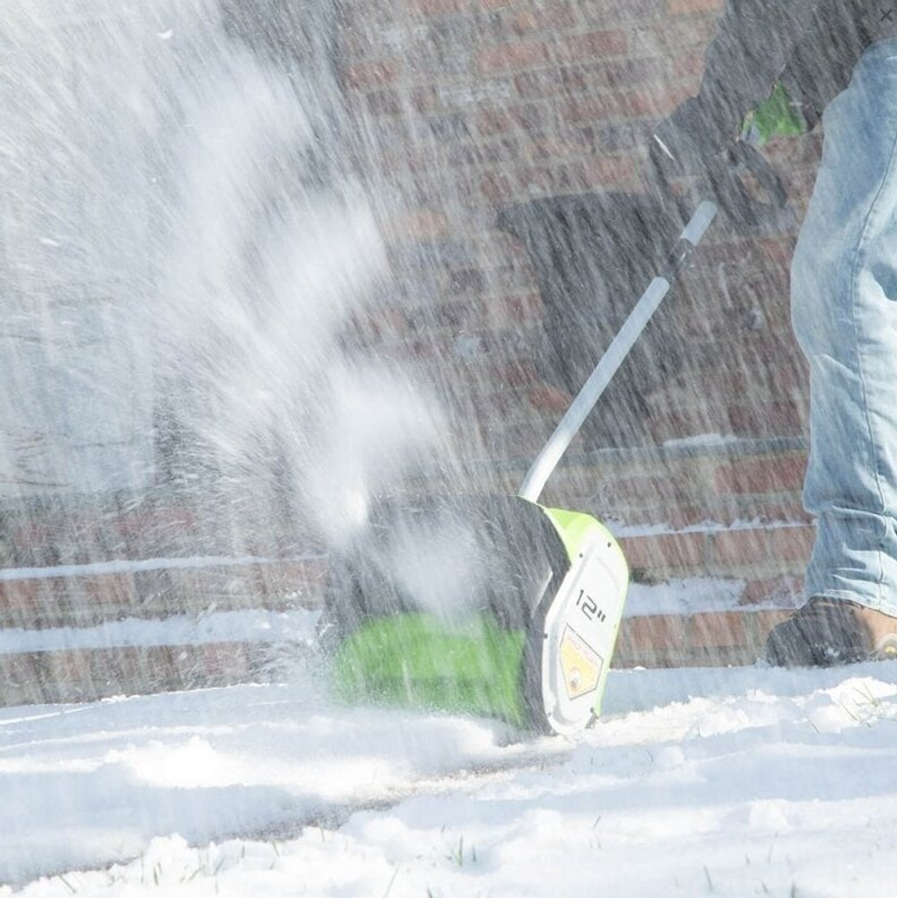 Снегоуборщик-снеголопата GREENWORKS GD40SS 40В,б/щ,30 см,без АКБ/ЗУ (2600807)