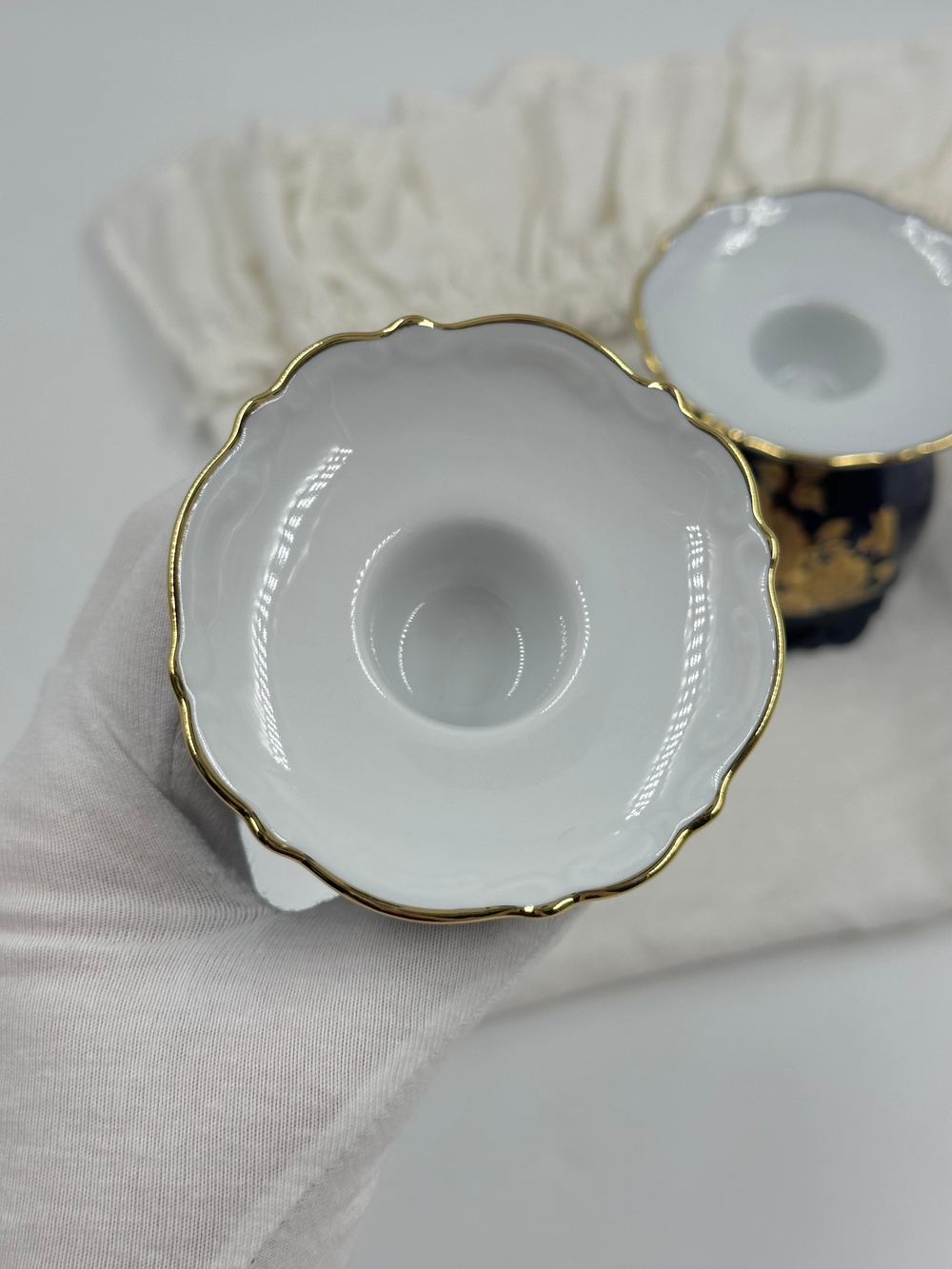 Подсвечник кобальтовый с золотыми розами