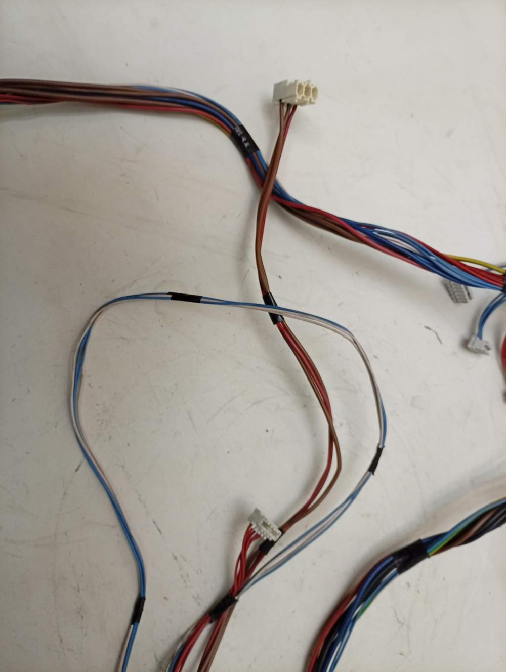 IWUE 4105 CIS кт28 Проводка для стиральной машины Indesit 160030890.01 б/у