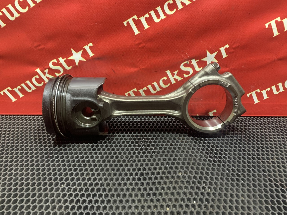 Поршень с шатуном 2021г