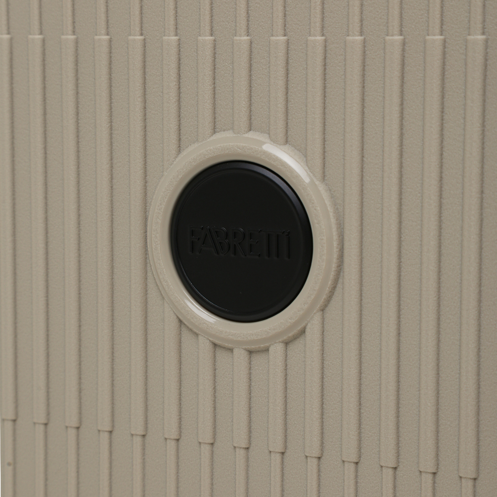 Чемодан средний (М) полипропилен "Fabretti"