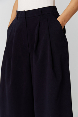 Кюлоты темно-синего цвета из бархатистого хлопка
