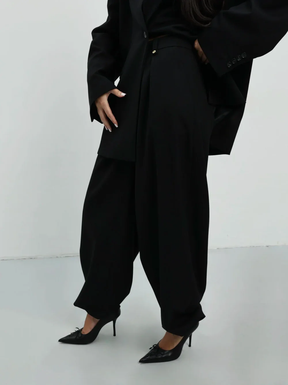 Брюки с маленькими деталями, Черные