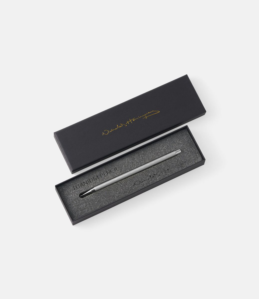 Nicholas Hemingway Titanium — карандаш из титана