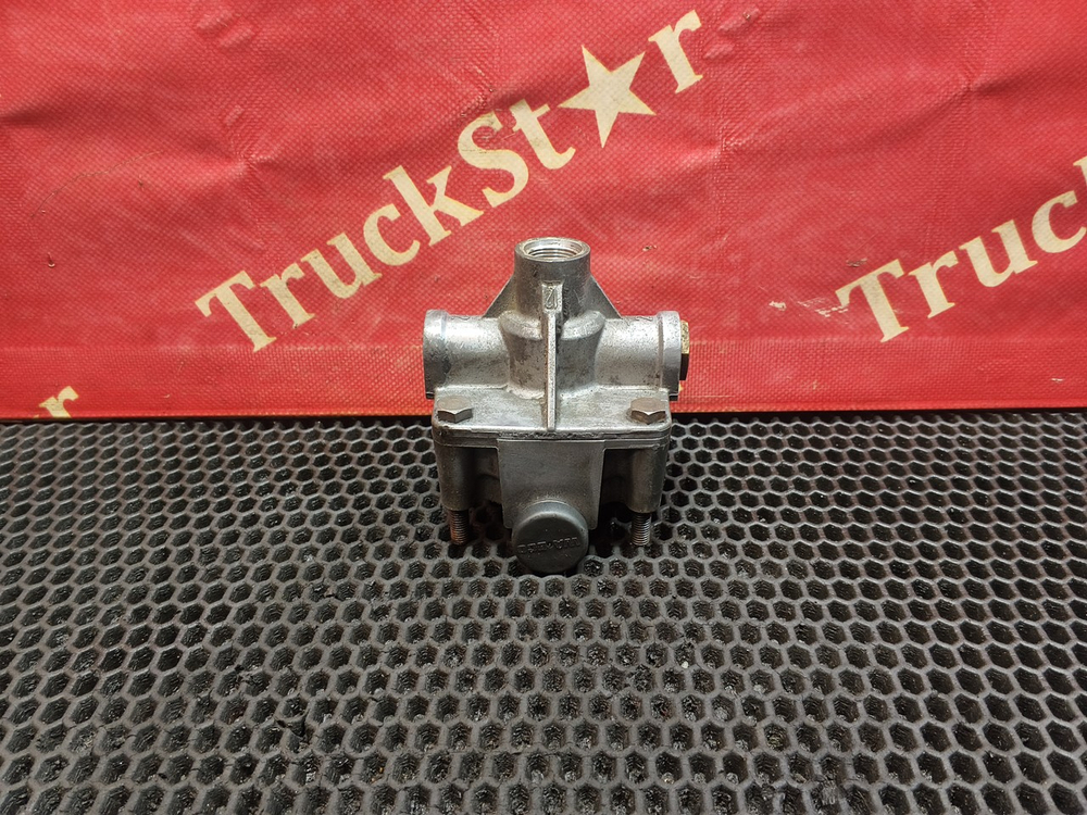 Клапан ускорительный