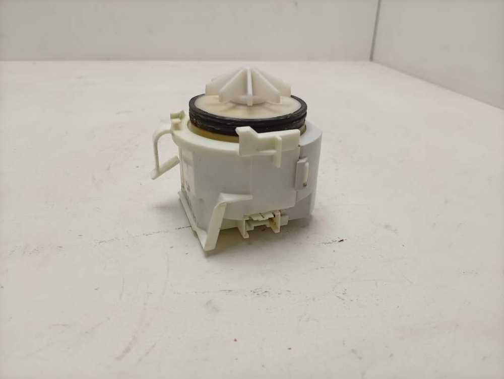 SMS40D02RU/09 ктп3 Сливной насос для посудомоечной машины Bosch Siemens Neff Kuppersbusch 620774 б/у