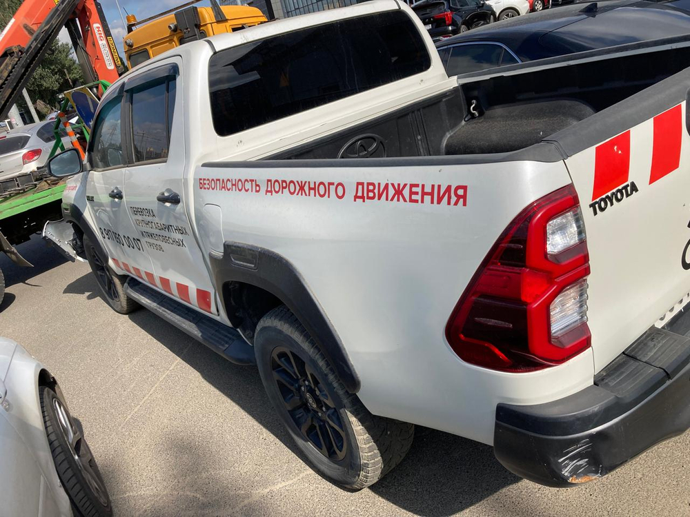 Toyota HILUX Комфорт 2.8d АКП
