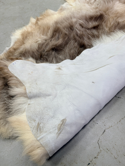 Шкура коврик меховой прикроватный овчина, 120х65 см.