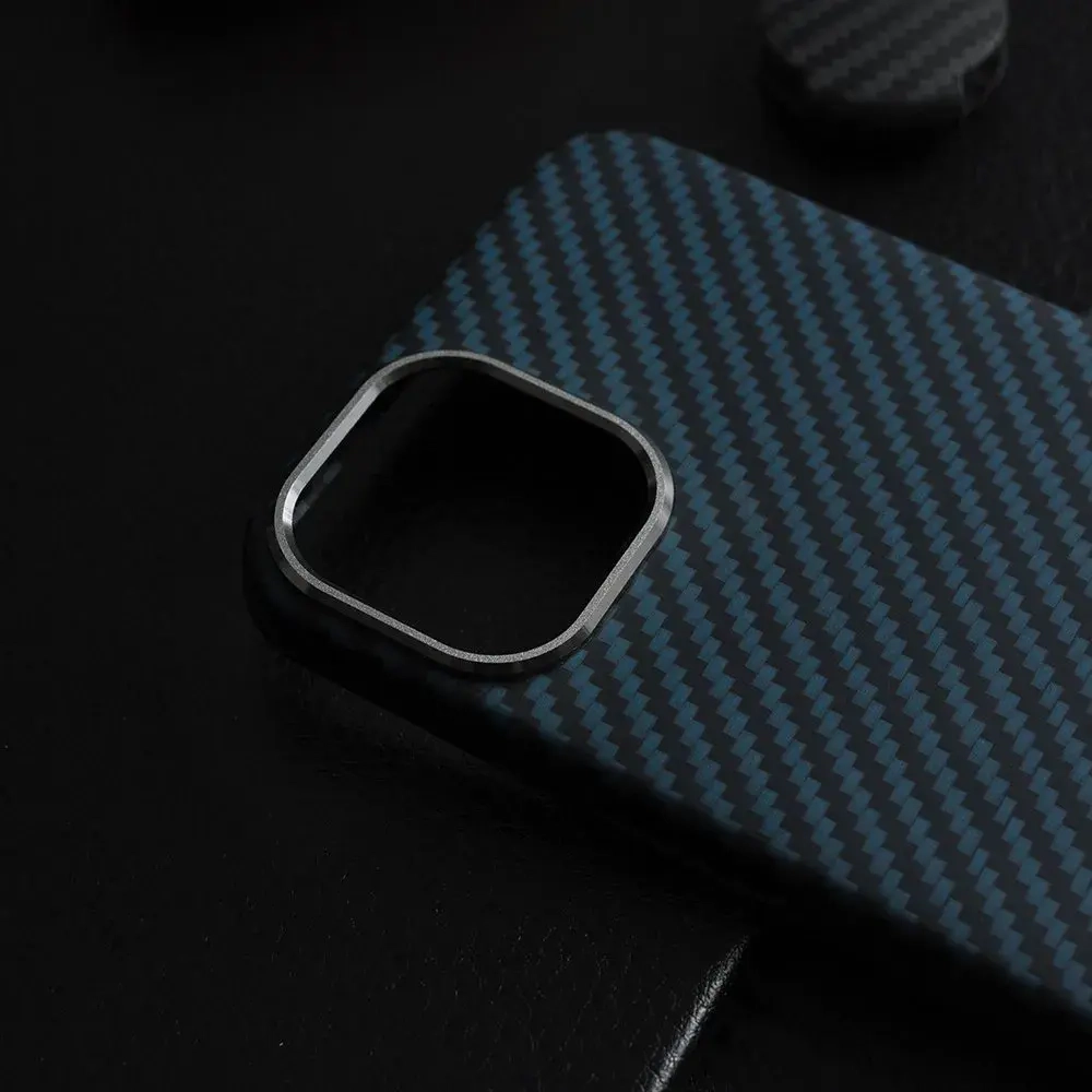 Чехол-накладка K-Doo Kevlar Case для iPhone 13 Pro Max карбоновый (черно-синий в полоску)