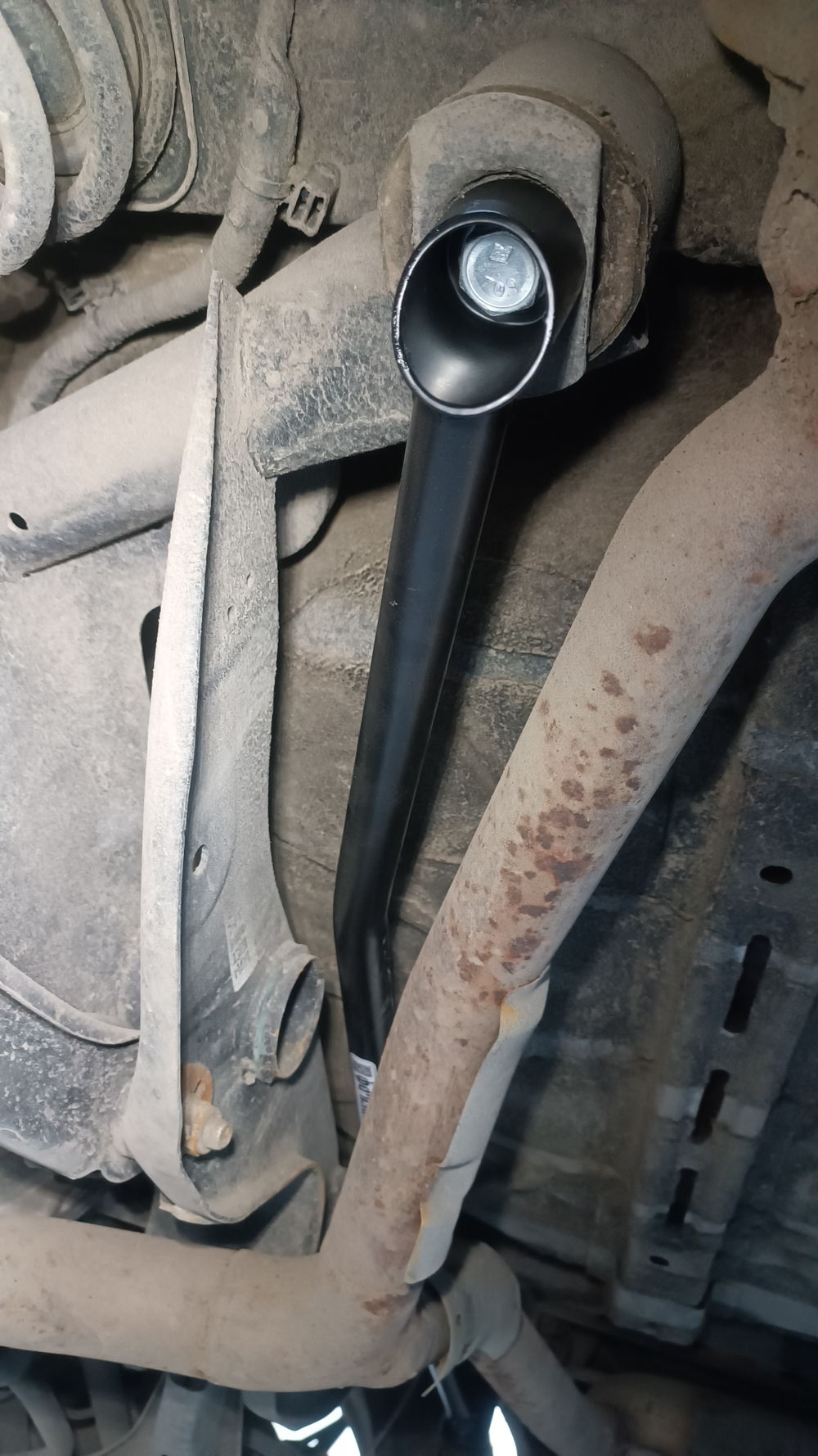 Распорка задняя нижняя сзади Jaecco J8 с полным приводом (ПОД ЗАКАЗ)