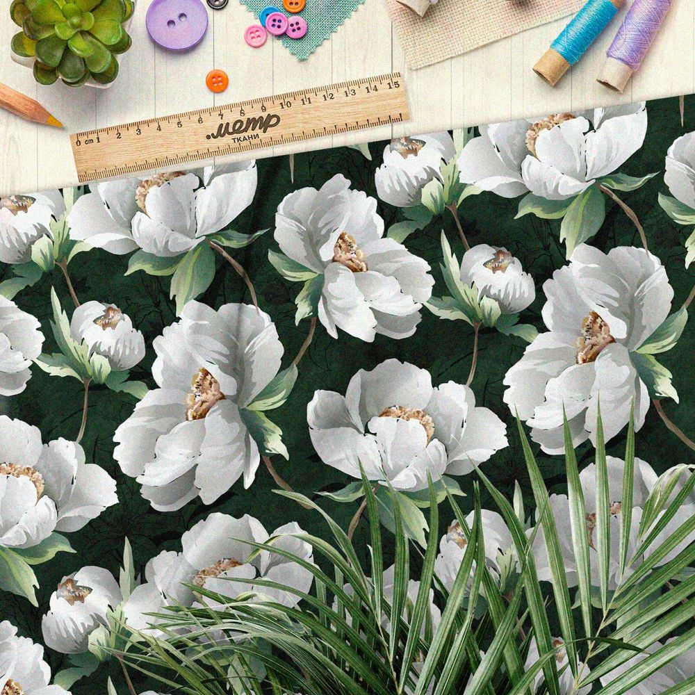 Ткань сатин белые цветы из комиксов на тёмно-зелёном фоне