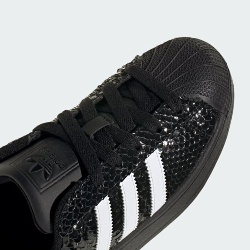 ADIDAS Кроссовки Superstar II с змеиным принтом, черный