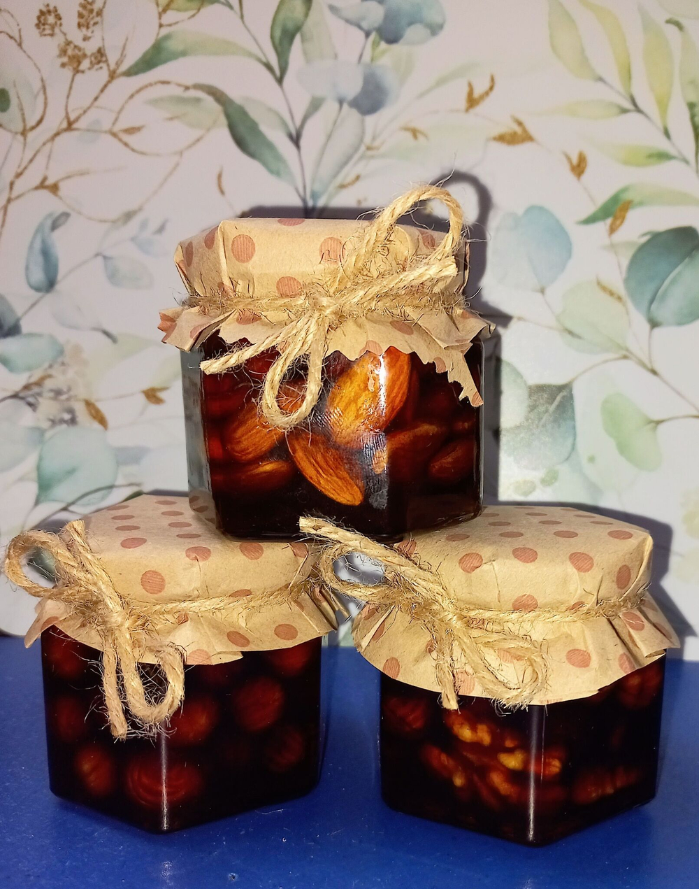 Мёд с орехами "Три орешка" 0,450 гр. (3 баночки по 150 гр.)