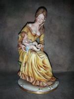 Статуэтка. Фарфор. Материнство. Capodimonte. Италия