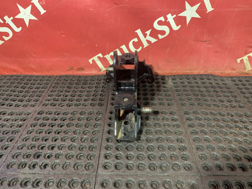 Кронштейн торсиона кабины правый 2023г.