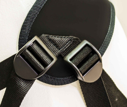 Страпон с 2 насадками и вибрацией UniStrap - 20 и 18 см.