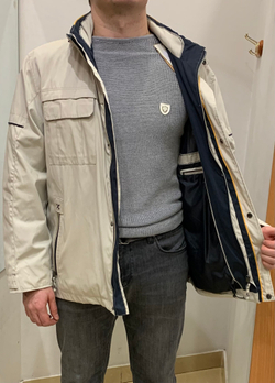 Бежевая мужская куртка на весну-осень