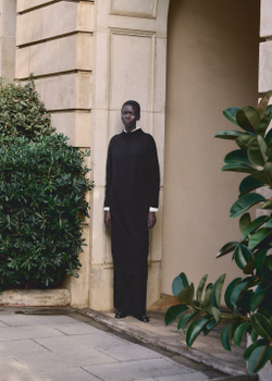 Трикотажное платье с воротником perkins