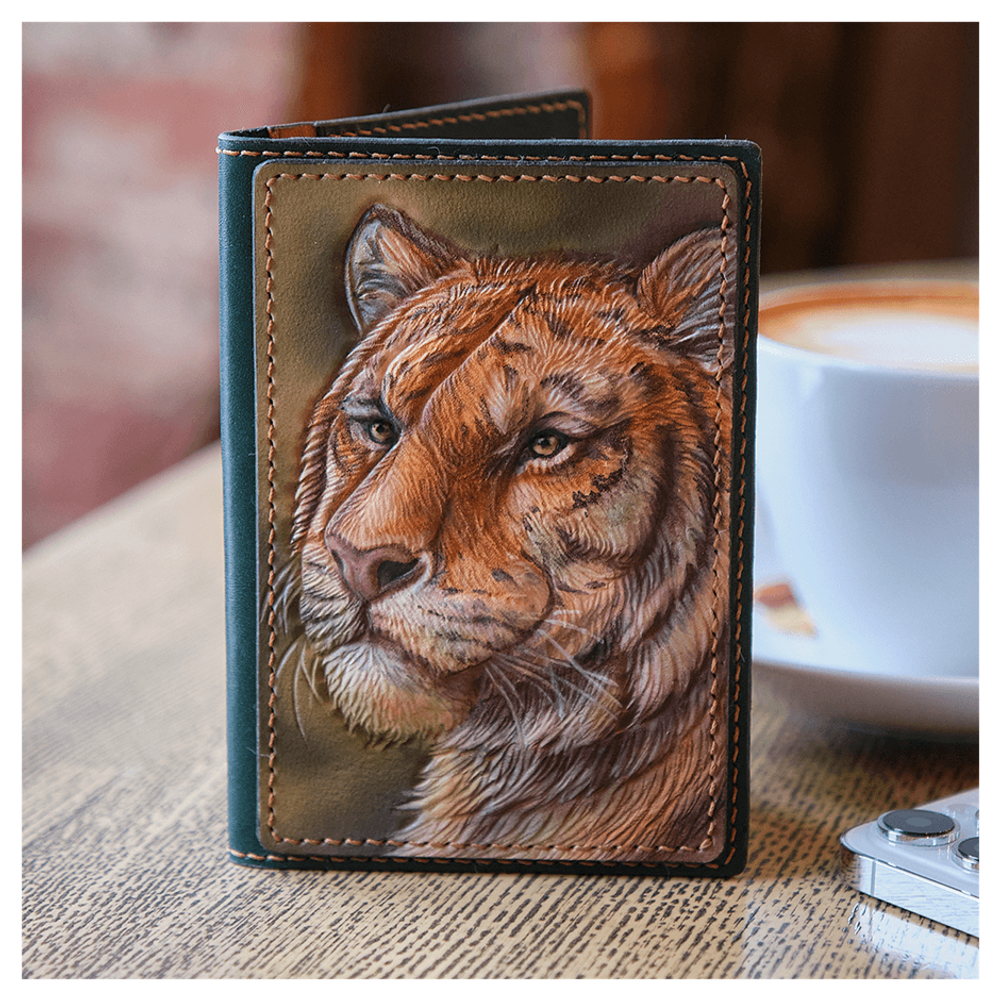 Кожаная обложка на паспорт «Тигр»