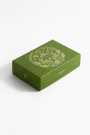 Подарочная коробка прямоугольная