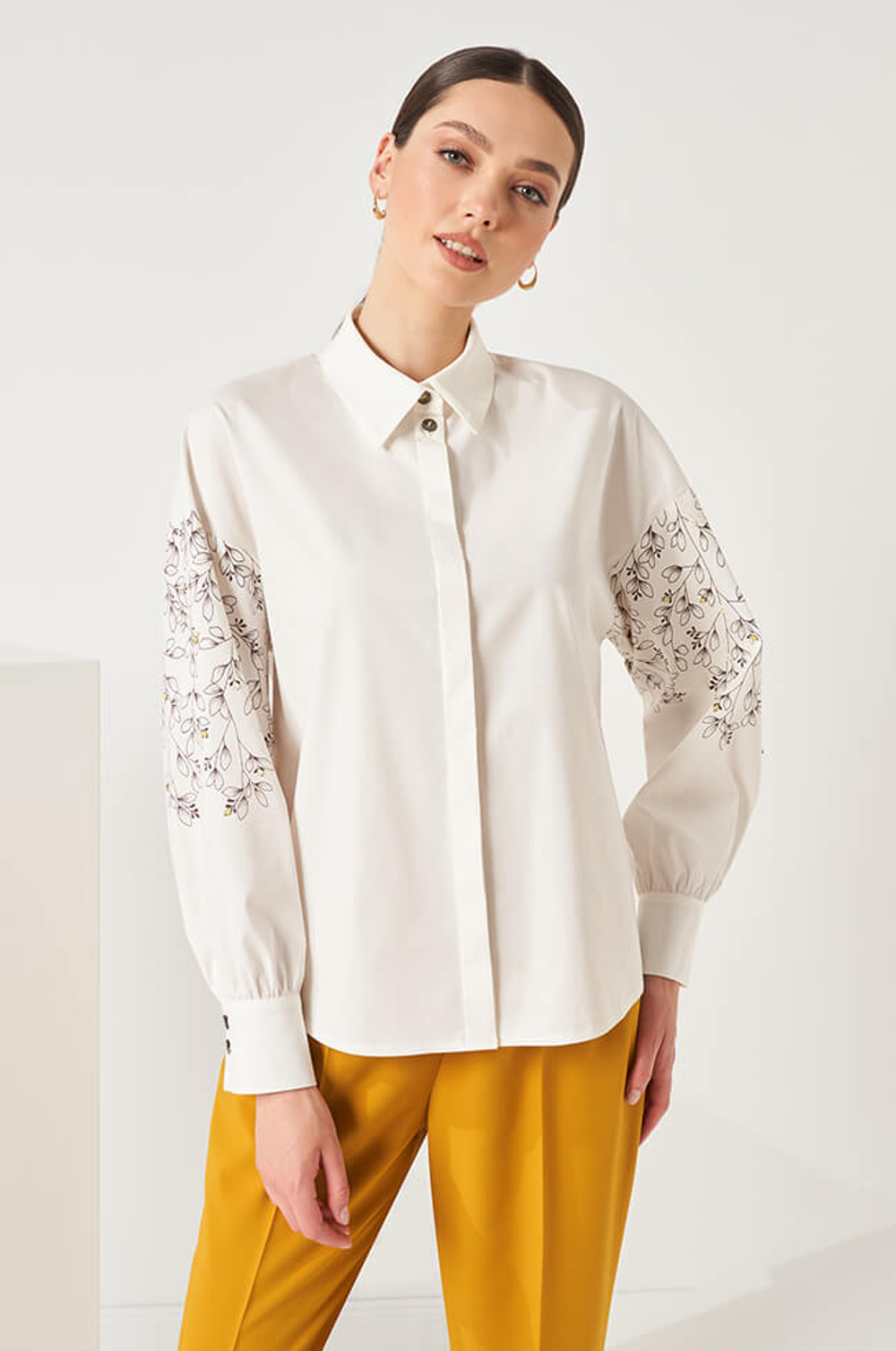 22834 Блузка женская (молочный)