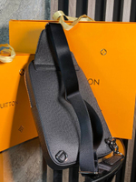 Сумка-мессенджер Louis Vuitton