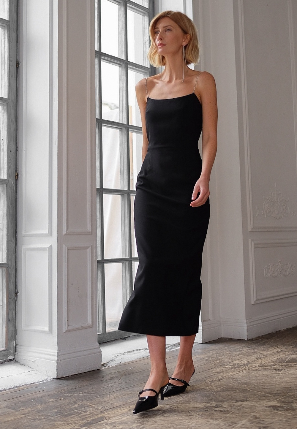 Платье-футляр