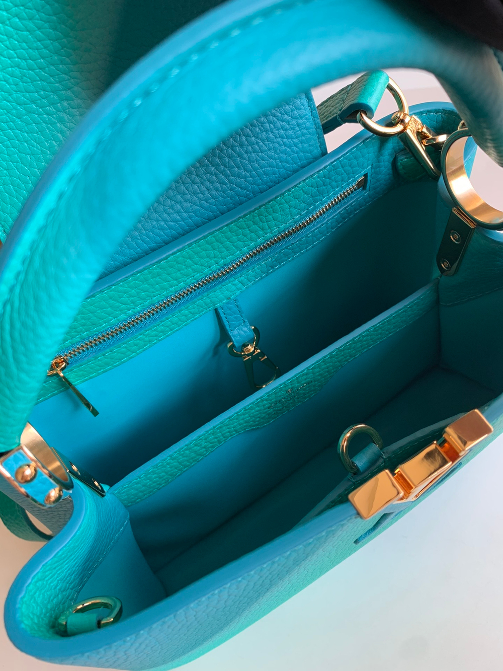Louis Vuitton Capucines BB